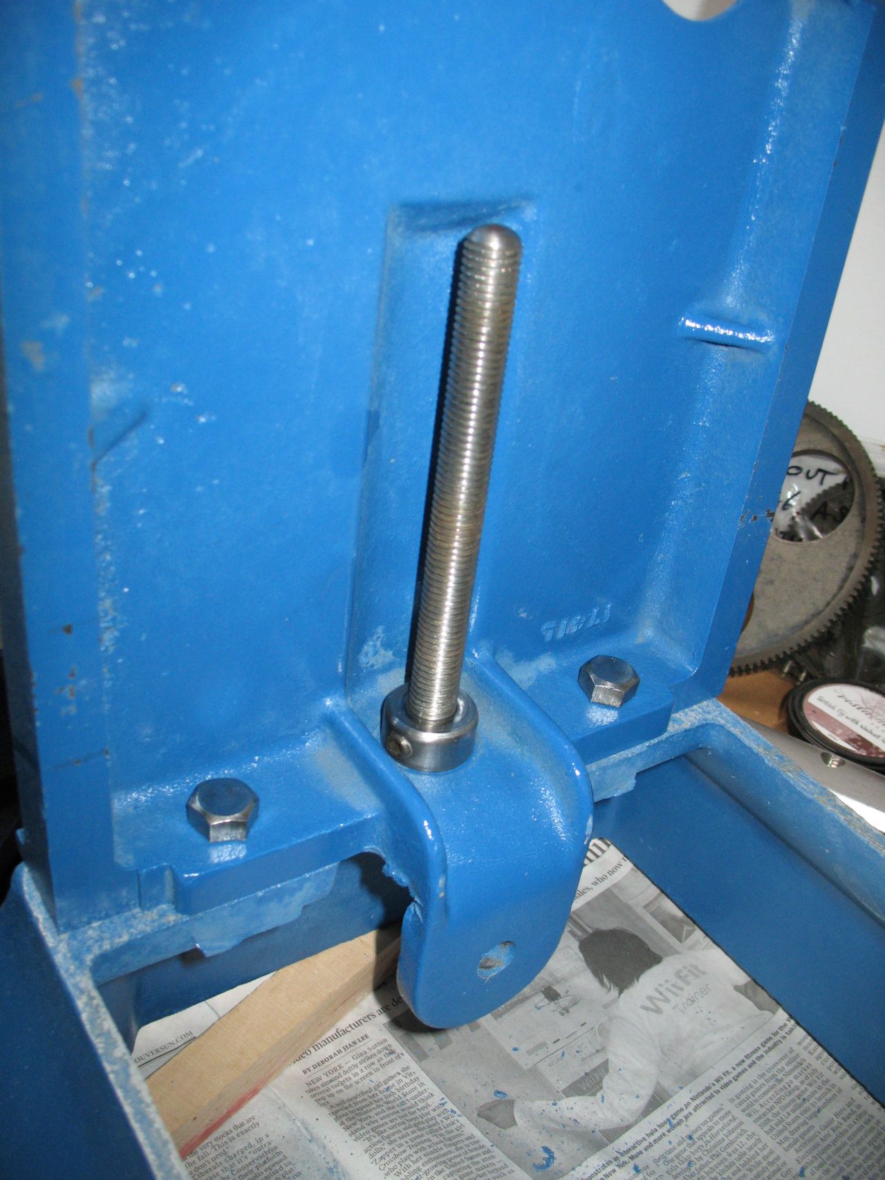 Side Casting Bolted LOOSELY to Base, Elevating Screw in Place