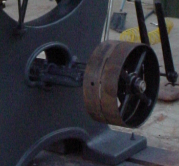  The tight/loose pulleys in place 