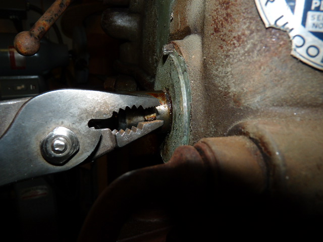 Removing the pinion tab